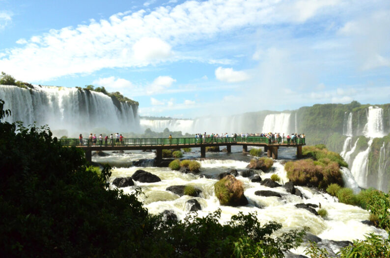 Vista de las Cataratas del Iguazú, en Foz do Iguaçu, PR
