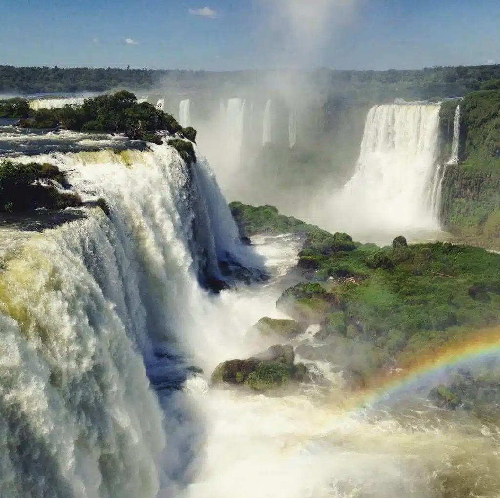 Cada detalhe das Cataratas do Iguaçu apresentam uma grande imagem que ficará pra sempre na memória.